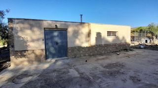 Chalet en venta en Yecla