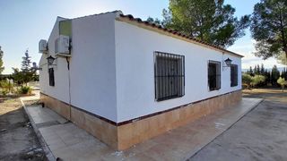 Chalet en venta en Yecla
