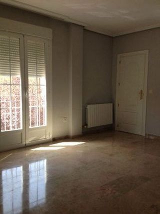 Casa adosada en venta en Renfe - Bulevar 1º y 2º Fase en Jaén