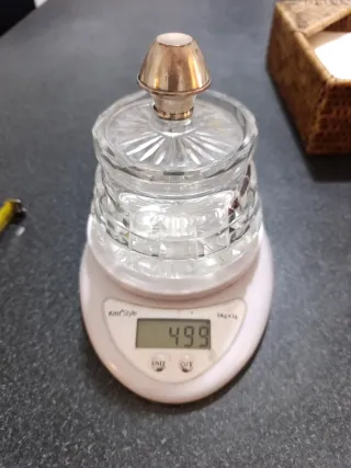 Bombonera de cristal con tapa de plata