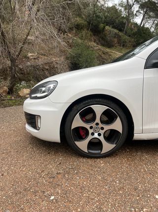 Volkswagen Golf GTI VI 2011
