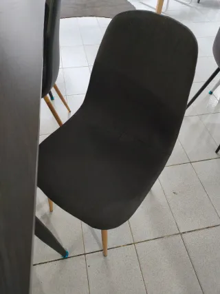 Mesa comedor efecto mármol + 4 sillas