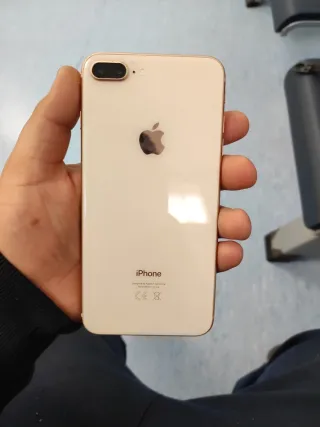 iPhone 8 Plus 64 GB Oro