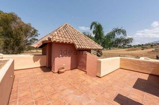 Casa adosada en alquiler en Nueva Andalucía centro en Marbella