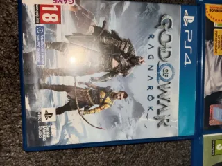 Juegos PS4: FIFA 17, 18, 23 y God of War