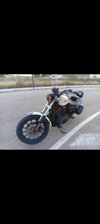 Harley Sportster 883