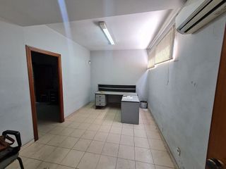 Nave industrial en venta en El Barral Ferial en Coslada