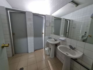 Nave industrial en venta en El Barral Ferial en Coslada