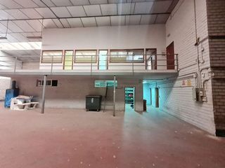 Nave industrial en venta en El Barral Ferial en Coslada