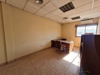 Nave industrial en venta en El Barral Ferial en Coslada