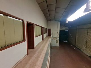 Nave industrial en venta en El Barral Ferial en Coslada