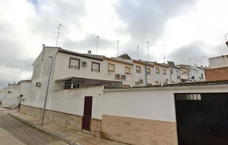 Casa adosada en venta en Mengíbar