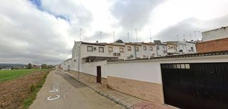 Casa adosada en venta en Mengíbar