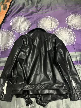 Chaqueta cuero Zara negra