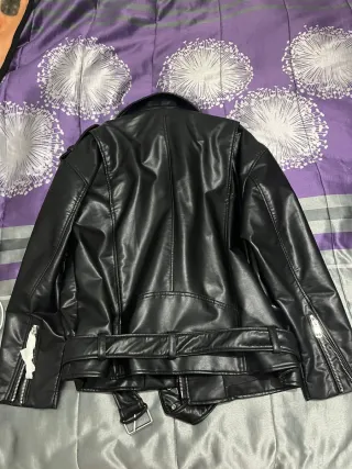 Chaqueta cuero Zara negra