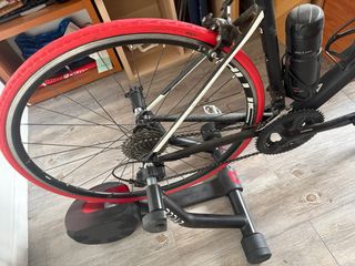 Bicicleta Cube aluminio + rodillo
