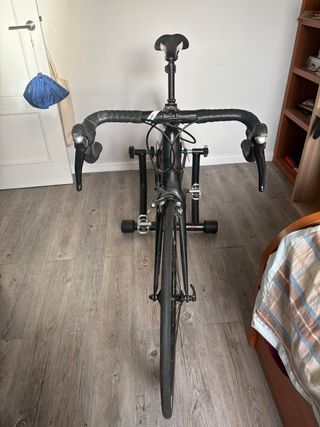 Bicicleta Cube aluminio + rodillo