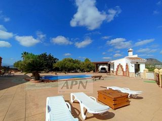 Chalet en venta en Álora