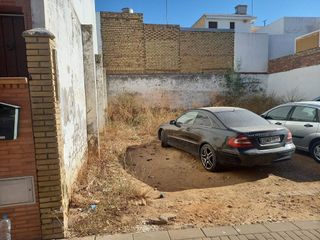 Terreno en venta en Coria del Río