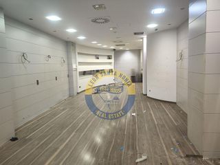 Local comercial en alquiler en La Chantría - La Lastra en León