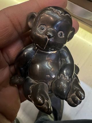 Figura de mono chapado de plata