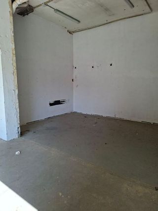 Local comercial en alquiler en La Malva-rosa en Valencia