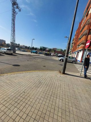 Local comercial en alquiler en La Malva-rosa en Valencia