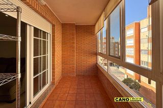 Piso en venta en San Luis en Almería