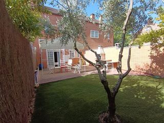 Casa adosada en venta en Valderas - Los Castillos en Alcorcón
