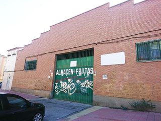 Local comercial en alquiler en Reyes Católicos en Alcalá de Henares