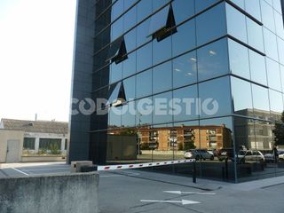 Garaje en alquiler en El Sucre-Universitat en Vic