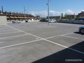 Garaje en alquiler en El Sucre-Universitat en Vic