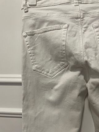 Pantalón blanco Zara Talla 36 con franja lateral
