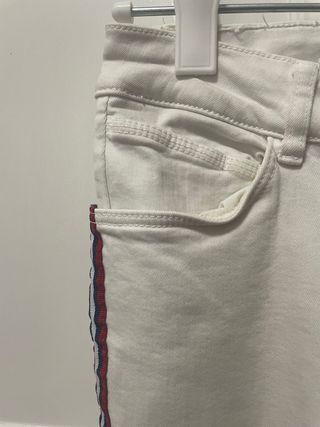 Pantalón blanco Zara Talla 36 con franja lateral