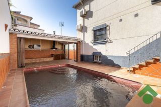 Chalet en venta en Ogíjares