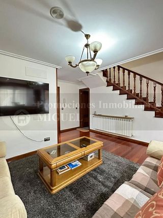 Casa adosada en venta en Verín