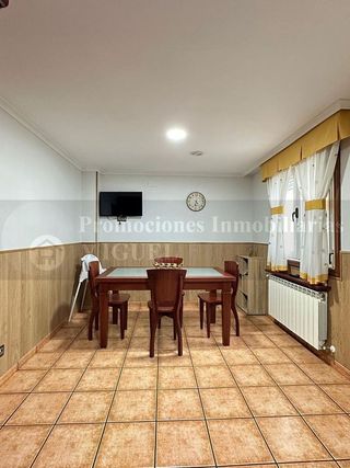 Casa adosada en venta en Verín