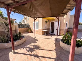 Casa adosada en venta en Playa de los Locos en Torrevieja