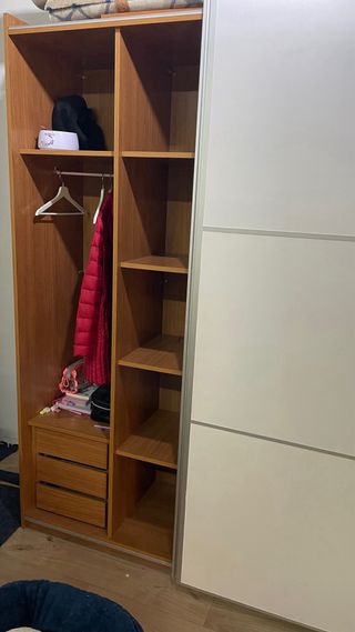 Armario puertas correderas blanco y plata