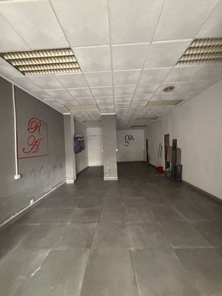 Local comercial en venta en Avenida de la Paz en Xirivella