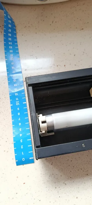Luz fluorescente para pecera. 40 cm de largo x 13