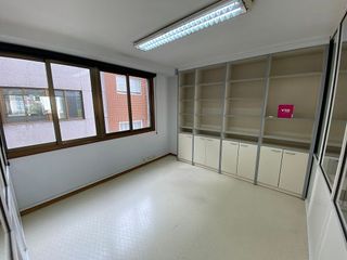 Oficina en alquiler en O Berbés - Peniche en Vigo
