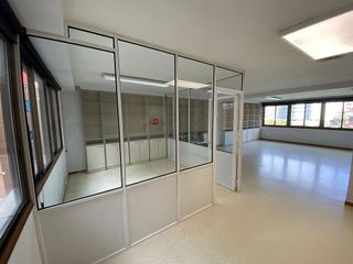 Oficina en alquiler en O Berbés - Peniche en Vigo