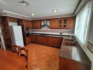 Chalet en venta en Elda