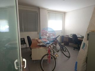 Local comercial en venta en San Mamés - La Palomera en León