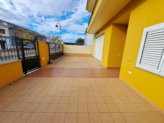 Casa adosada en venta en San Juan de Énova