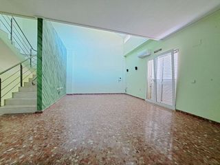 Casa adosada en venta en San Juan de Énova