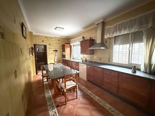 Casa adosada en venta en Centro - Doña Mercedes en Dos Hermanas
