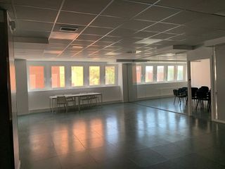 Oficina en alquiler en Tres Olivos - Valverde en Madrid