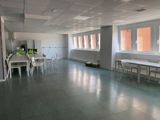 Oficina en alquiler en Tres Olivos - Valverde en Madrid